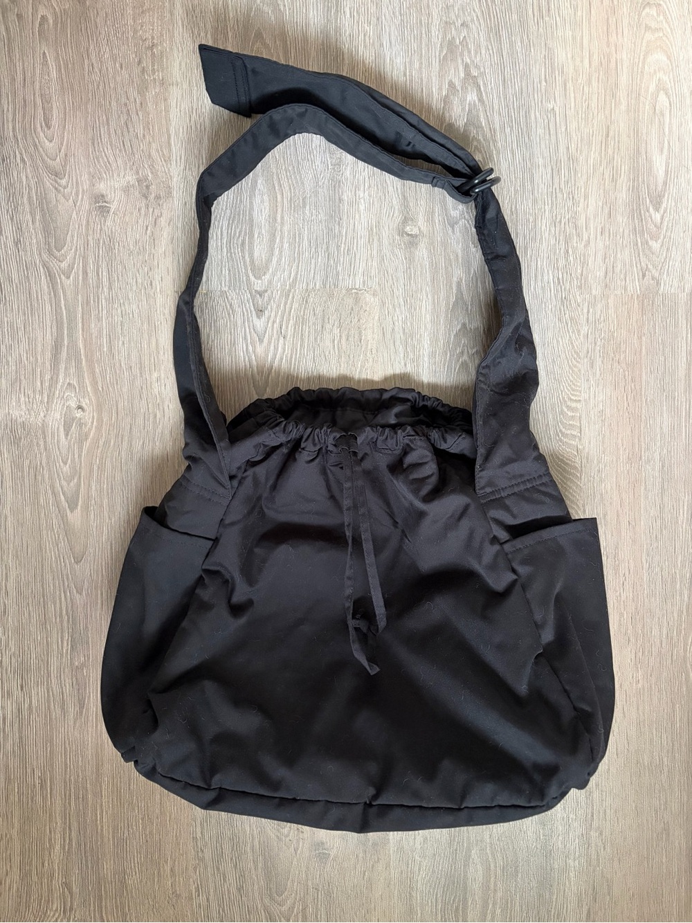 Uniqlo Black Drawstring Shoulder Bag